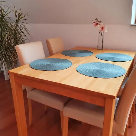 公寓 Zentrales Dachgeschoss-apartment *