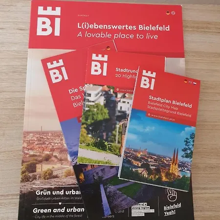 Zentrales Dachgeschoss-apartment Lägenhet *