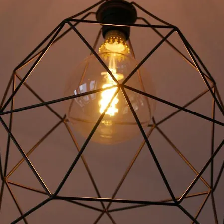 Zentrales Dachgeschoss-apartment *