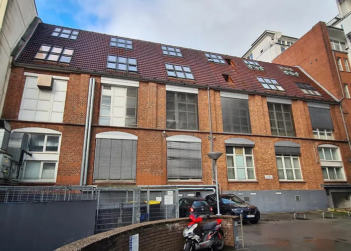 Zentrales Dachgeschoss-apartment Appartement *